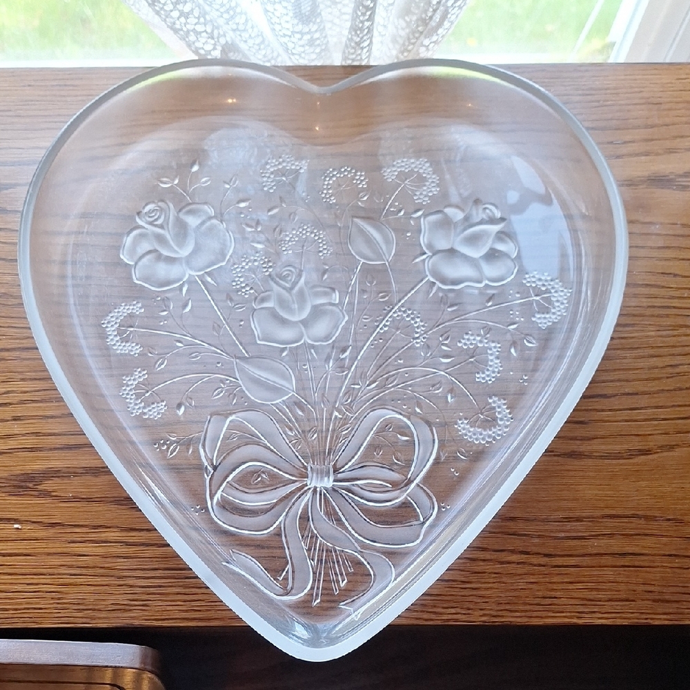 Heart-Shaped Glass Serving Tray with Floral Design